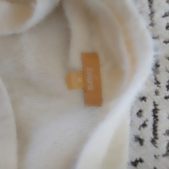 Takara Crisscross Back Fuzzy Cream Sweater Size M. - Picture 6 of 7